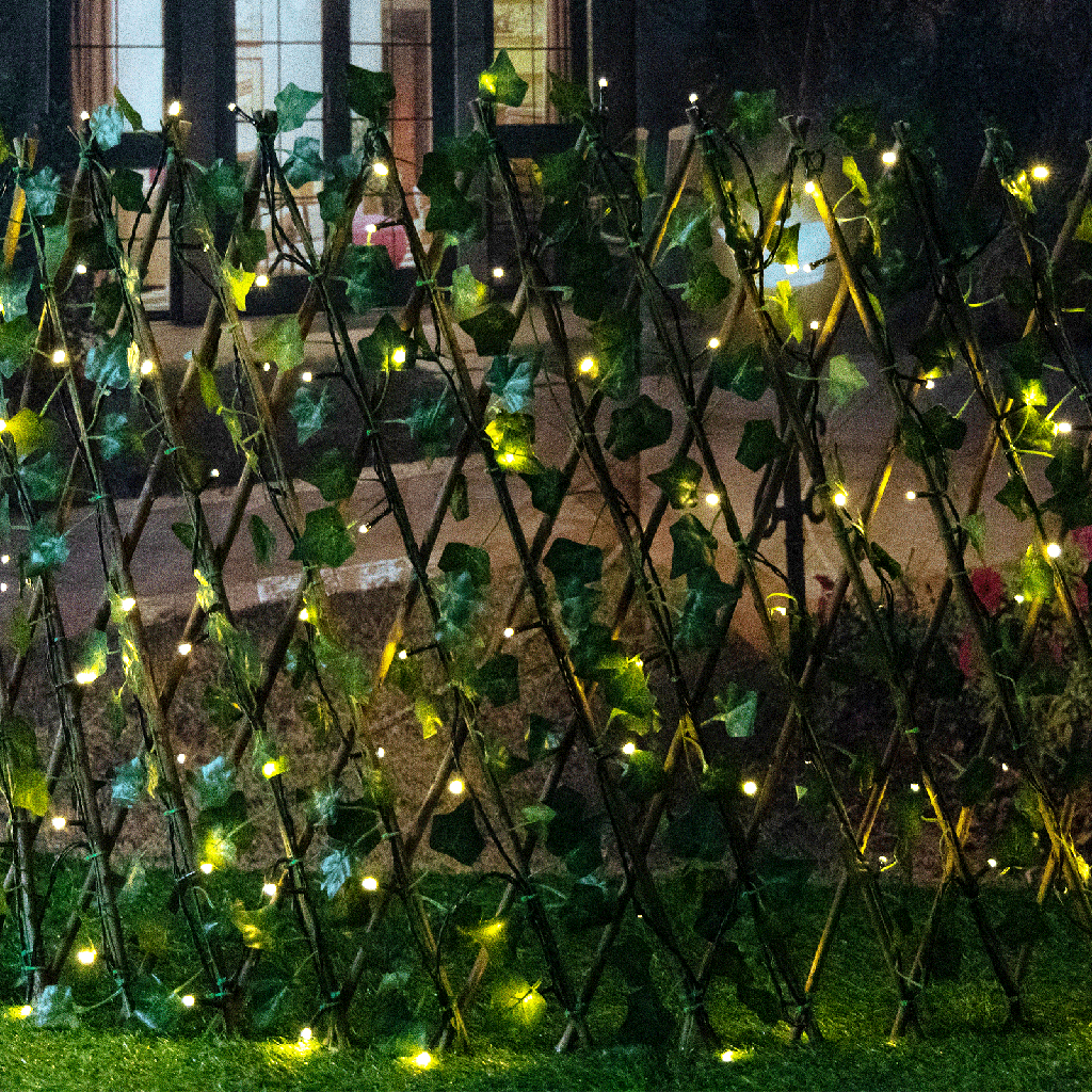 [B1020137L] Namaakplanten op zonne-energie omheining klimop 2m+H0,7m 102LED