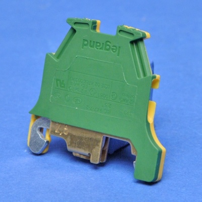 [LE39370] LEGRAND Borne à vis de mise à la terre, 1 connexion simple - pas de 5 mm (ancien modèle)