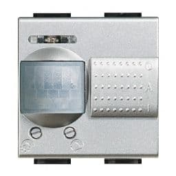 [3364532] Passieve IR schakelaar Light Tech - 230V - relais 6A - met bewegingsdetector