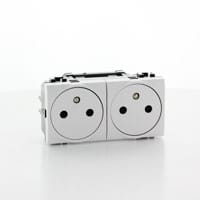 LivingLight dubbel voorbekabelde vlakke contactdoos 2x 2P+A 16A 250V wit