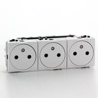 LivingLight drievoudig voorbekabelde vlakke contactdoos  3x 2P+A  16A 250V wit